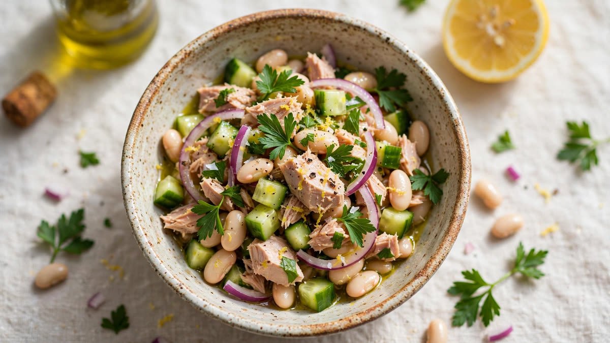 Mediterranean Tuna & White Bean Salad (10-Minute Viral Recipe)